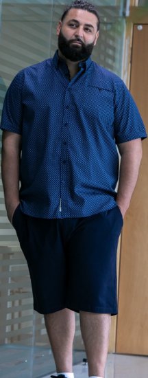 D555 Norwich Short Sleeve Micro AOP Shirt With Hidden Button Down Navy - Herrenhemden - Herrenhemden in großen Größen