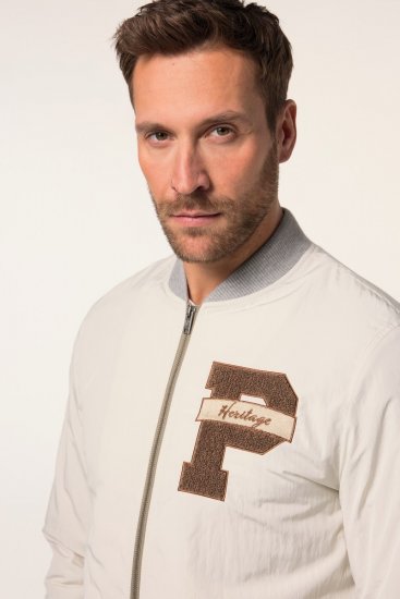 JP1880 836786 Collegejacke mit Emblem Cremeweiß - Herren jacken - Herren Jacken in großen Größen