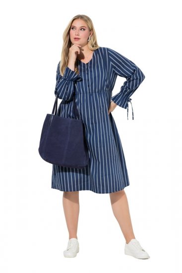 Ulla Popken 845863 Gestreiftes Kleid mit V-Ausschnitt Dunkelblau - Kleider - Kleider für jede Größe