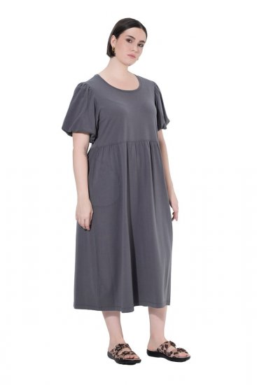Ulla Popken 848575 Kurzärmliges Maxikleid mit Taschen Anthrazit - Maxikleider - Große Größen: Lange Maxikleider
