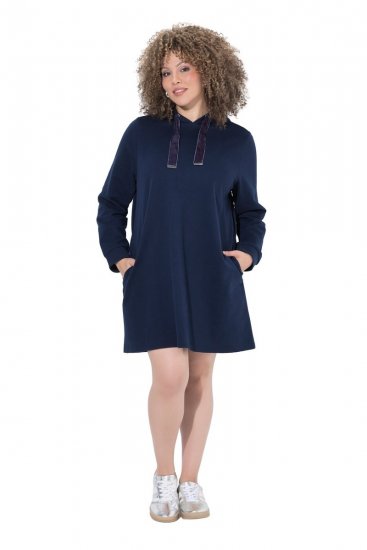 Ulla Popken 853652 Samtkleid mit Kapuze Dunkelblau - Abendkleider - Abendkleider für Damen in großen Größen