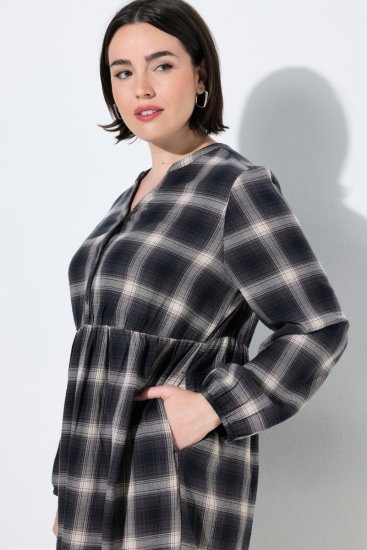 Ulla Popken 853728 Kariertes Kleid mit Volants Schwarz - Kleider - Kleider für jede Größe