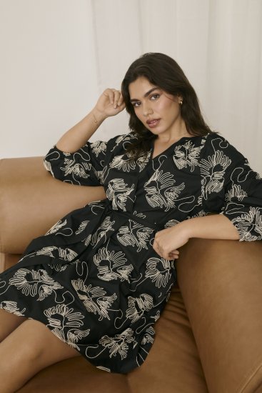 Kaffe Curve Kimmie Dress Black Chalk Embroidery - Midikleider - 
