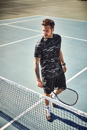 JP1880 QuickDry Graphic Print Tennis T-Shirt Black - Sportbekleidung & outdoor - Sportbekleidung in große größen für herren