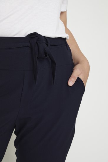 Kaffe Curve Jia Hose mit Gürtel Mitternachtsmarine - Jeans & Hosen in Großen Größen – Plus Size - 