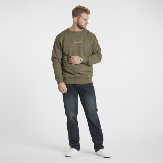 North Latitude Denim Logo Sweatshirt Dusty Olive Green TALL - TALL sweatshirts - TALL Sweatshirts mit Extralänge